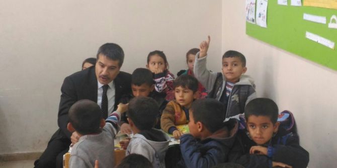 Köy Okuluna Polisten Kırtasiye Yardımı