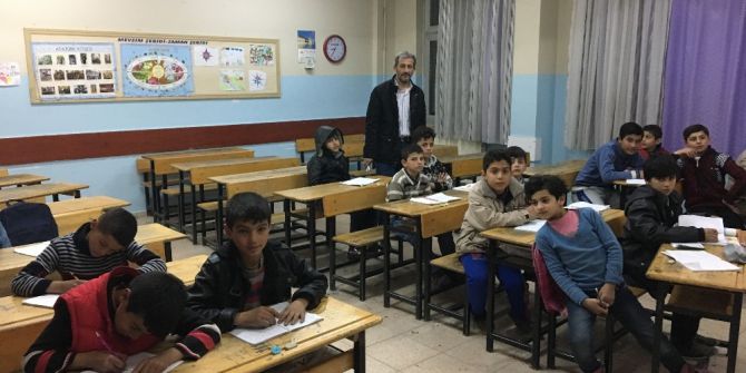 Suriyeli Vatandaşlara Yönelik Türkçe Kursları Devam Ediyor