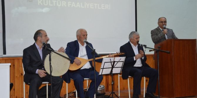 Yüksekokul Öğrencilerine Yöresel Müzik Dinletisi