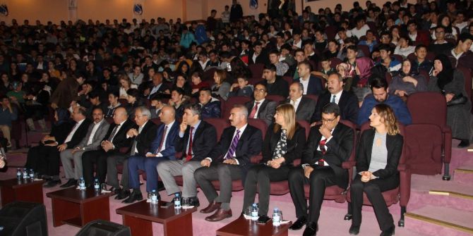 Manisa’da Gençlere Bağımlılıklar Anlatıldı