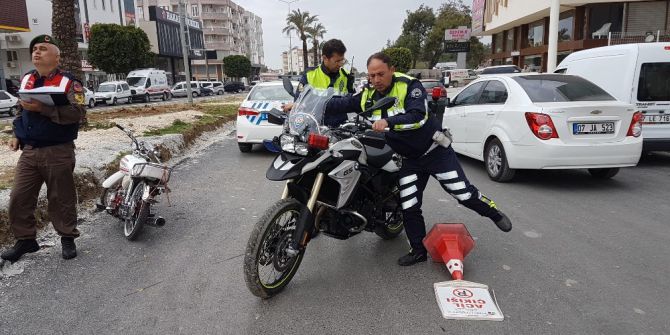Çarptıkları Polisi Yaralı Halde Bırakıp Kaçtılar