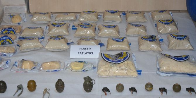 Tarsus’ta Toprağa Gömülü Halde Patlayıcı Ve Silah Ele Geçirildi