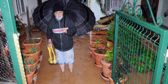 Mersin’de Evleri Ve Tarım Arazilerini Su Bastı