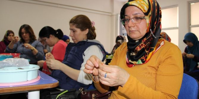 Anneler Kursta Çocuklar Kreşte