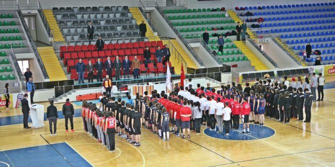 Gençler Kız-erkek Bölgesel Eleme Yarışmaları Rize’de Başladı