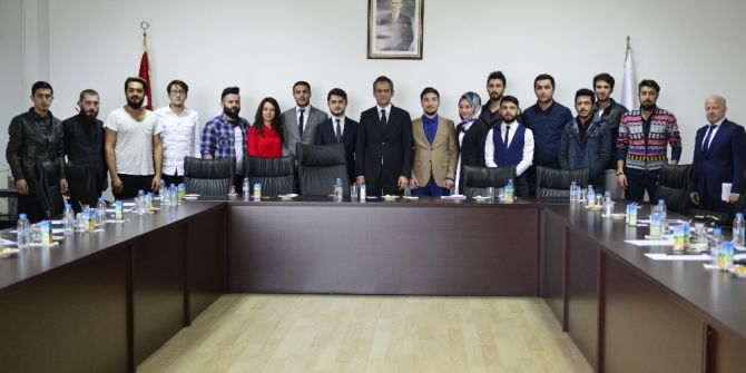 Rektör Özer, Öğrenci Konseyi Ve Öğrenci Temsilcileriyle Buluştu
