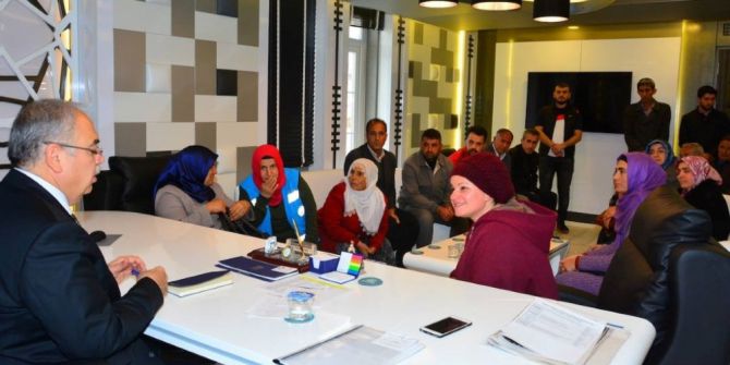 Başkan Kutlu Vatandaşı Ağırladı Dertlerini Dinledi