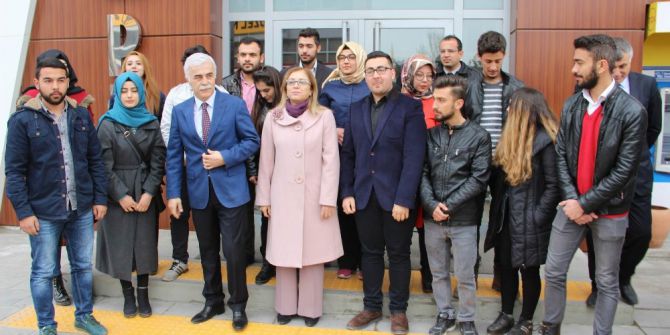 Üniversite Öğrencileri El Bab’ta Görev Yapan Askerlere Mektup Gönderdi