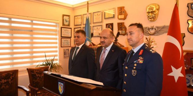 Milli Savunma Bakanı Fikri Işık’tan Mümbiç Açıklaması: