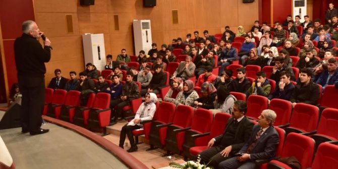 Ahlat’ta Ygs’ye Girecek Öğrencilere Seminer