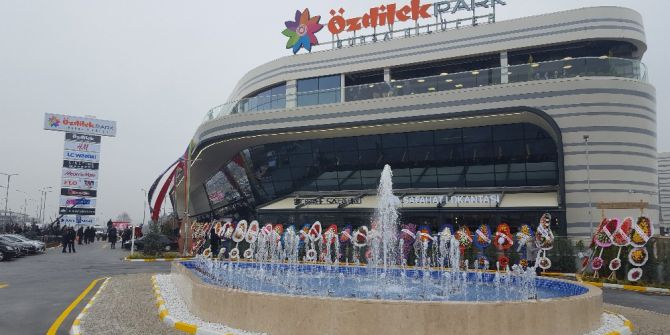 Özdilekpark Avm Görkemli Törenle Açıldı