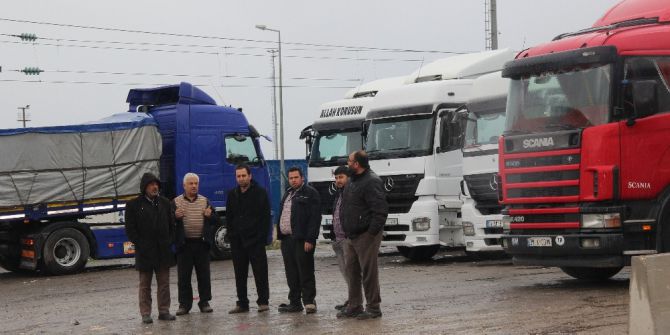 İskenderun Limanında Tır Şoförlerinin Tuvalet İsyanı