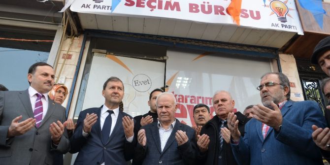 Ak Parti Soma Teşkilatından ’Evet’ Bürosu