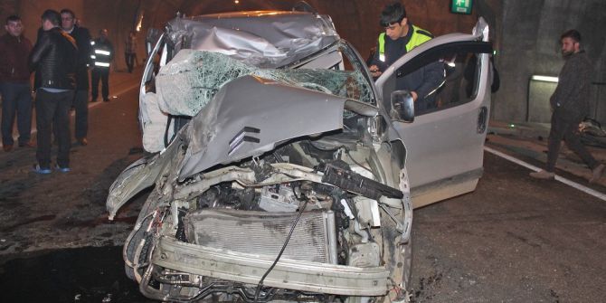 Rize’de Trafik Kazası: 2 Ölü