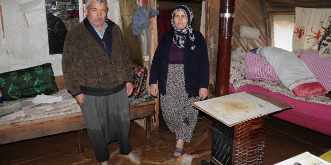Mersin’de Evlerini Su Basan Aileler Mağdur Oldu