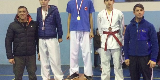 Genç Karateciler Hedef Büyüttü