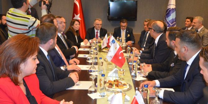 Bakan Ağbal Genç İş Adamları İle Buluştu