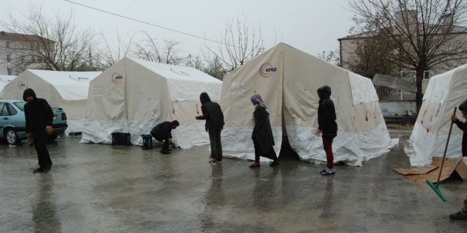 Depremzedelerin Çadırlarını Yağmur Nedeniyle Su Bastı