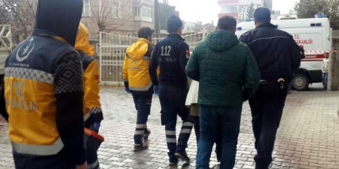 İntihar Teşebbüsünde Bulunan Kadını Polis İkna Etti