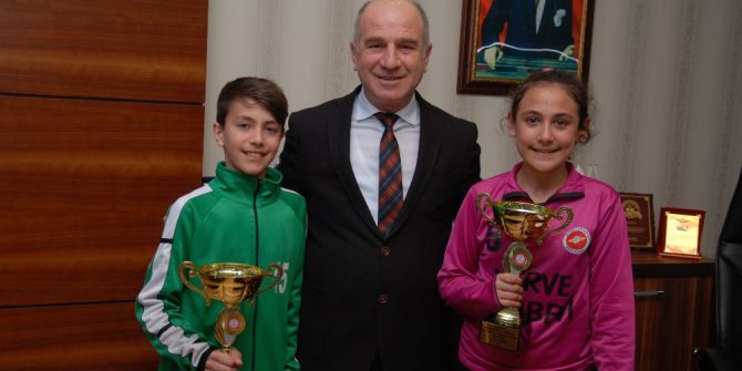 Başkan Yardımcısı Taş, Uluğbey Ortaokulu Öğrencilerini Ağırladı