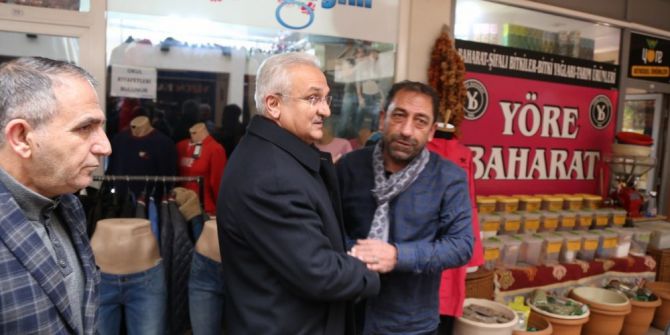 Başkan Başsoy Güne Uzun Çarşı Esnafı İle Başladı