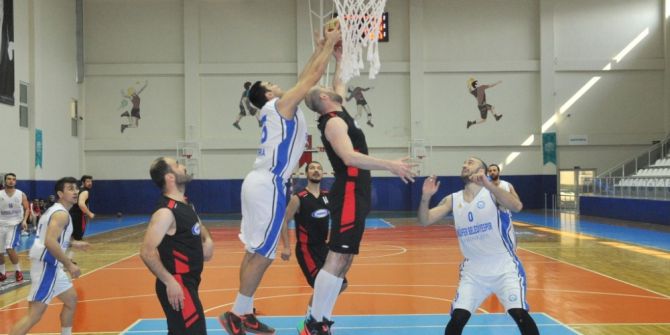 Nilüfer Potada Yüzleri Güldürüyor