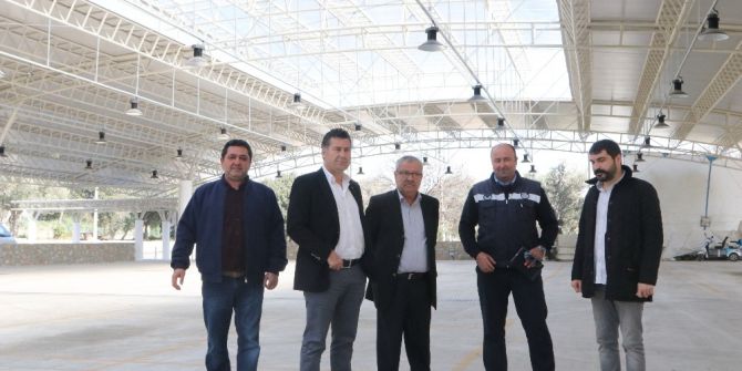 Başkan Kocadon, Bitez Yeni Pazar Yerini Gezdi