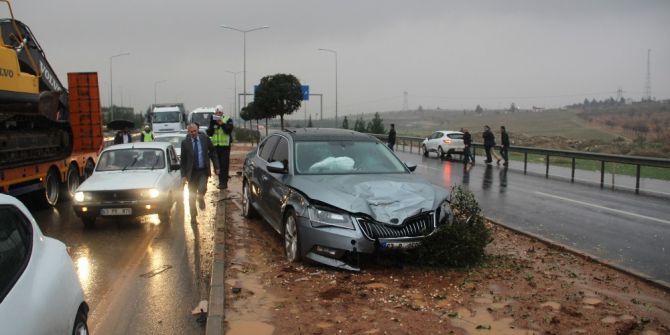 Bakanı Karşılamaya Giden Konvoyda Kaza: 5 Yaralı