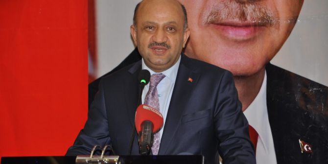 Milli Savunma Bakanı Fikri Işık, Ak Partililere Hitap Etti