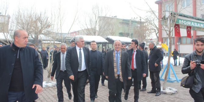 Ak Parti Referandum Çalışmalarına Devam Ediyor