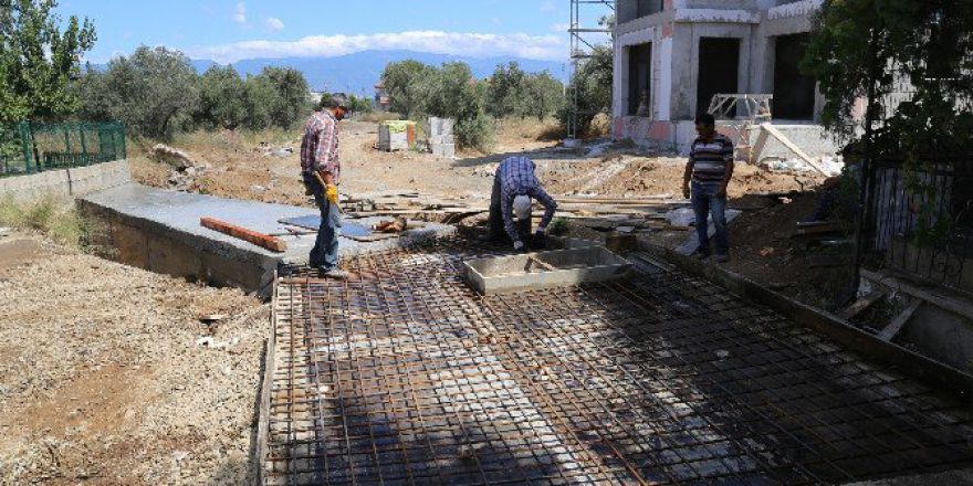 Yağmur Suları Bertarafı İçin Çalışmalar Devam Ediyor