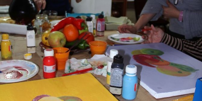 Ev Hanımlığından Sıkıldılar, Resim Kursuna Yazıldılar