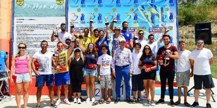 Beylikdüzü’nde “Türkiye Windsurf Ve Slalom” Rüzgarı