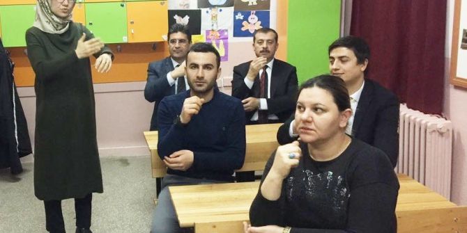‘İşaret Dili’ Kursuna Kamu Personelinden Yoğun İlgi