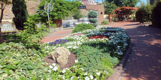 Her Yıl 1,5 Milyon Mevsimlik Çiçek