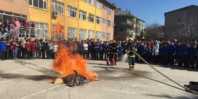 Simav İtfaiyesinden Okullarda Yangın Tatbikatı