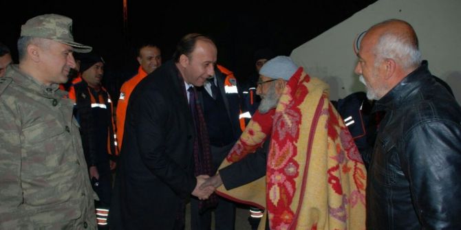 Vali Erin İlk Andan İtibaren Depremzedeleri Yalnız Bırakmadı