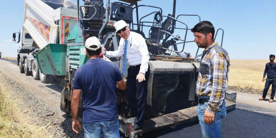 Batman’da Köy Yolları Asfaltlanıyor