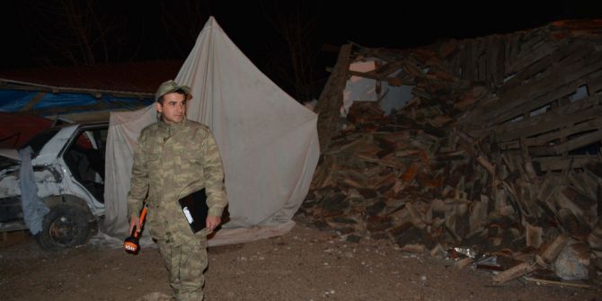 17 Yaşındaki Ehliyetsiz Sürücü Arkadaşlarıyla Kaza Yaptı