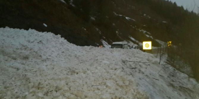 Ardahan-şavşat Yoluna Çığ Düştü