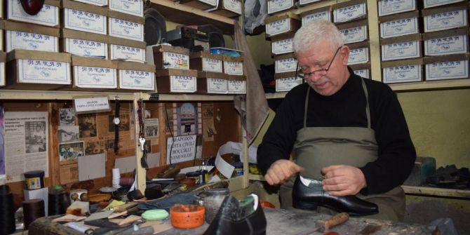 Yarım Asırdır Tahta Çivili Ayakkabı Üretiyor