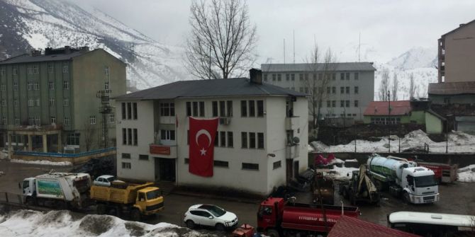 Beytüşşebap Belediye Binasına Türk Bayrağı Asıldı