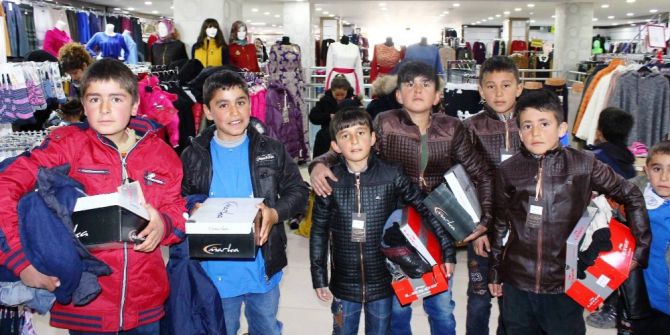 Erciş’te ‘Geleceğimizi Kucaklıyoruz Projesi’ Yüzleri Güldürmeye Devam Ediyor