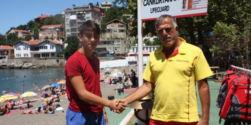 Yıllar Sonra Cankurtaranını Bulup Teşekkür Etti