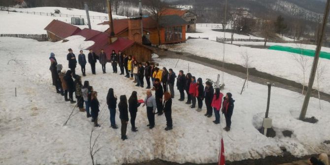 İzci Olmak İsteyen Öğrencilere, Zirvede İzcilik Eğitimi Verildi