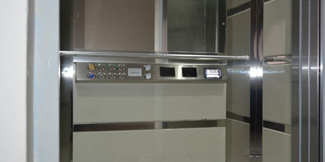 Uşak’ta İlk Defa Bir Eve Engelli Asansörü Takıldı