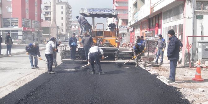 Beyşehir Belediyesi Sıcak Asfalt Sezonunu Erken Açtı