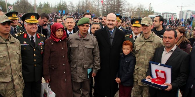 Üçüz Asker Babasına Bakan Soylu Sürprizi