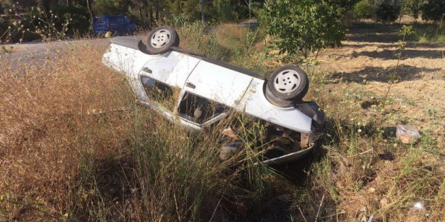 Otomobil Sulama Kanalına Uçtu: 2 Yaralı