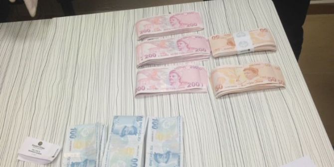 Otoyolda İçi Sahte Para Dolu Çanta Bulundu